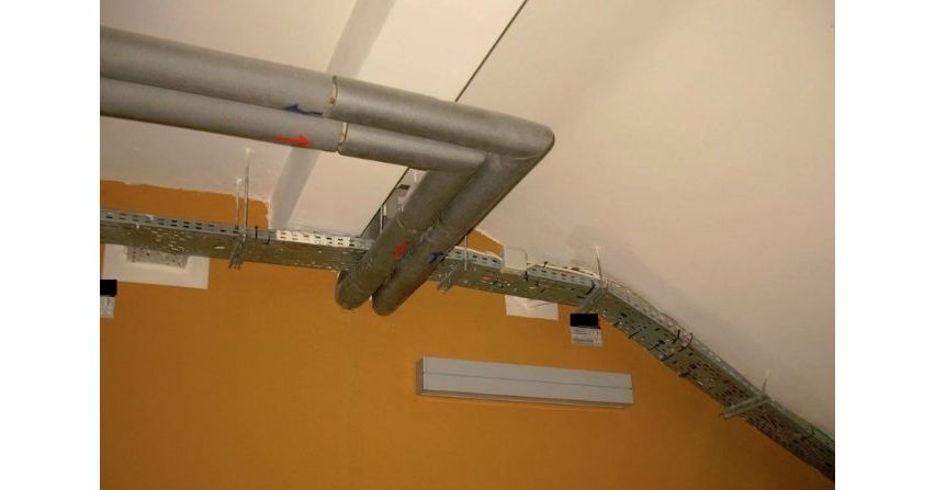 Prowadzenie instalacji elektrycznych przez przegrody budowlane i wybrane sposoby łączenia kabli i przewodów