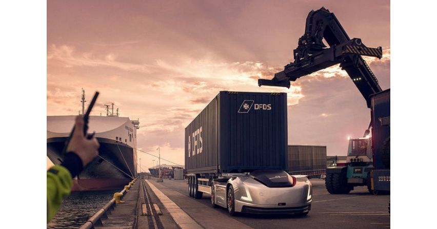 Volvo Trucks przedstawił autonomiczny transport pomiędzy centrum logistycznym a portem
