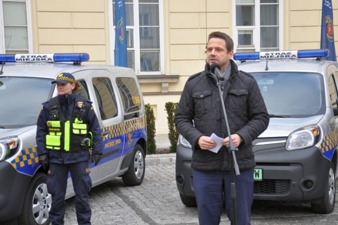 Samochody elektryczne dla warszawskiej straży miejskiej