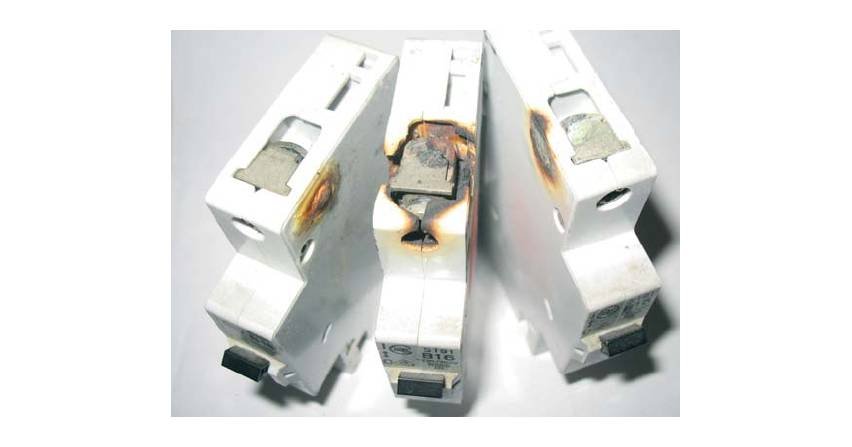 Kontrole i sprawdzenia okresowe instalacji elektrycznych w obiektach budowlanych (część 1)