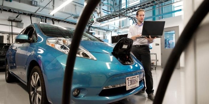 Sztuczna inteligencja zoptymalizuje ładowanie samochodów elektrycznych