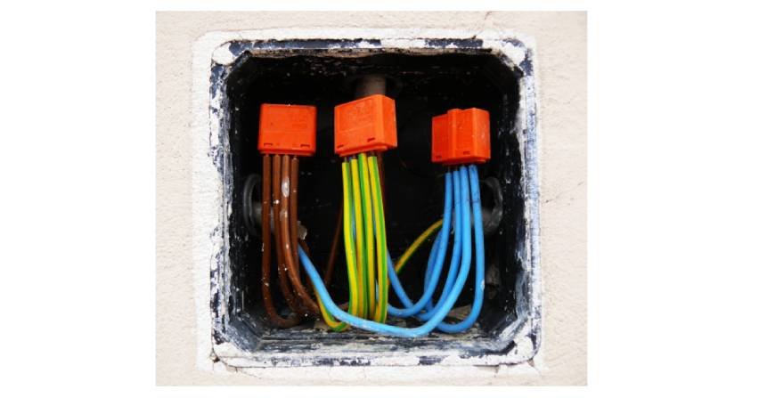 Tradycyjne oraz alternatywne sposoby łączenia i napraw kabli elektroenergetycznych SN w świetle obowiązujących aktów normatywnych