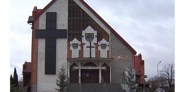 Polski krzyż z paneli fotowoltaicznych