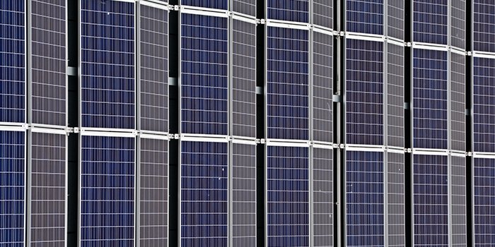 Raport „Własna instalacja PV sposobem na niezależność energetyczną przedsiębiorstw”