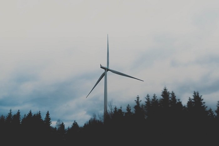 Osłony poliuretanowe na łopatach turbin wiatrowych PGE Energia Odnawialna