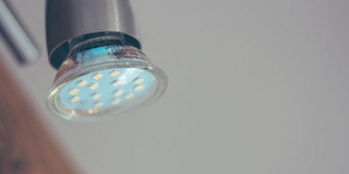 Na kolei jest już zamontowanych ponad 37 tys. lamp LED
