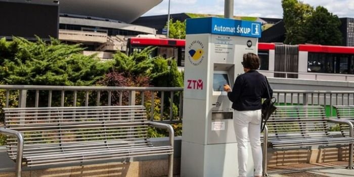 Nowe solarne automaty biletowe dla Śląska