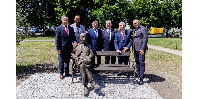 W Szczecinie odsłonięto pomnik Michała Doliwo-Dobrowolskiego