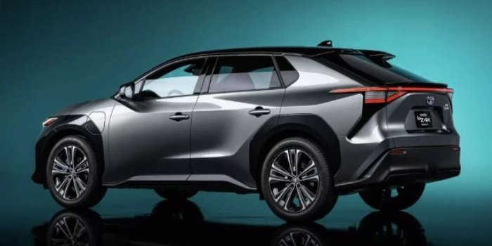 Toyota zbuduje system zasilania bezemisyjnych pojazdów