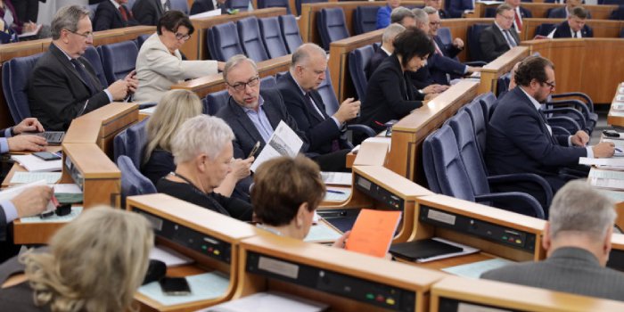 Branża OZE apeluje do Senatu o zmiany w ustawie o cenach energii