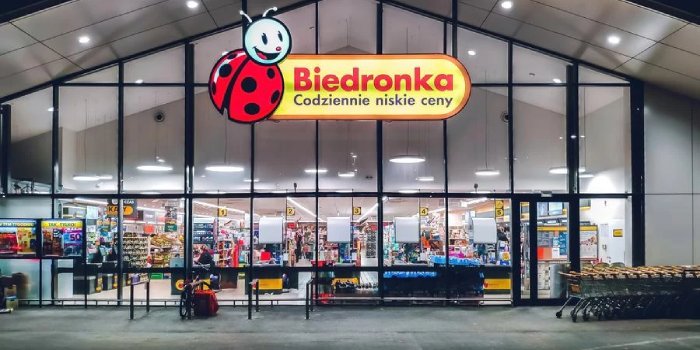 Sklepy Biedronka wdrażają program oszczędzania energii