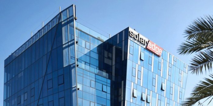SolarEdge przejmuje firmę Hark Systems