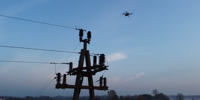 Sztuczna inteligencja i drony pomogą zinwentaryzować linie SN w Enei Operator