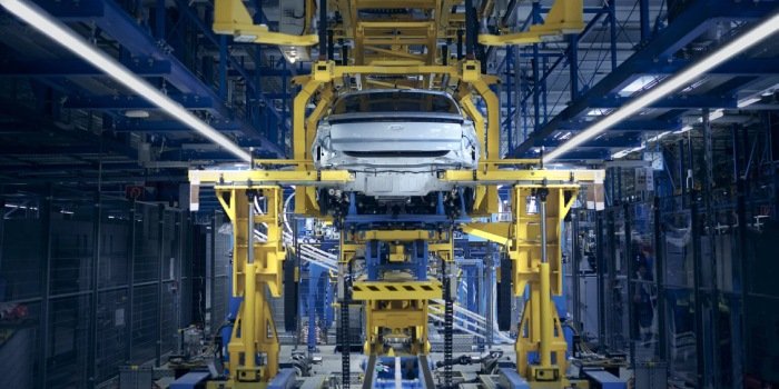 Ford otworzył dużą montownię aut elektrycznych w Kolonii