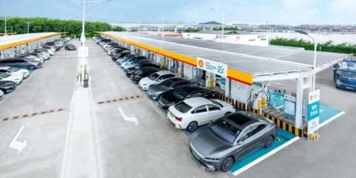 Shell otworzył w Chinach megastację ładowania pojazdów elektrycznych