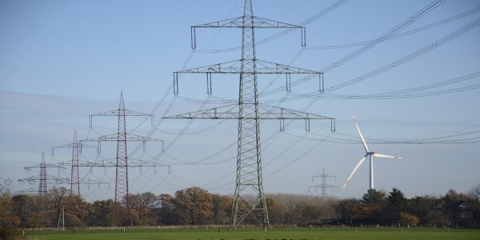 Generacja z OZE a straty energii elektrycznej w sieciach elektroenergetycznych