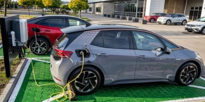 Będą rządowe dopłaty do zakupu używanych aut elektrycznych