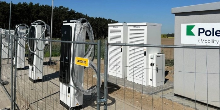 Polenergia zbuduje 39 stacji ładowania przy autostradzie A2 i w dużych miastach