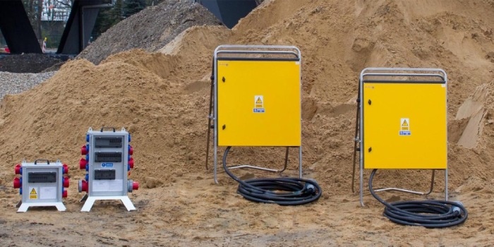 Instalacje tymczasowe wielokrotnego użytku – wymagania w zakresie instalacji elektrycznej niskiego napięcia