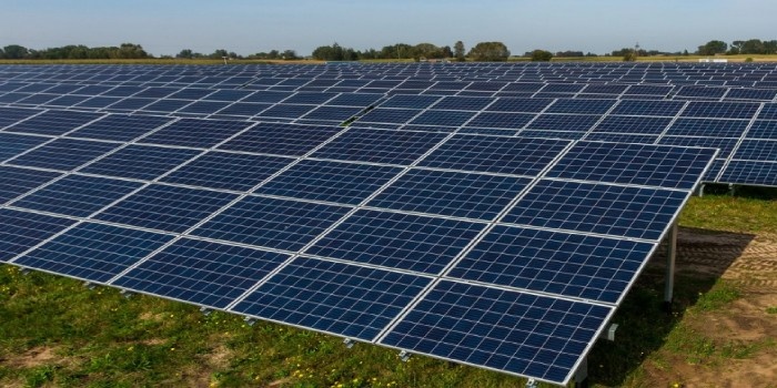 Nowa definicja budowli może objąć elektrownie pv – wtedy podatki od nich mocno wzrosną