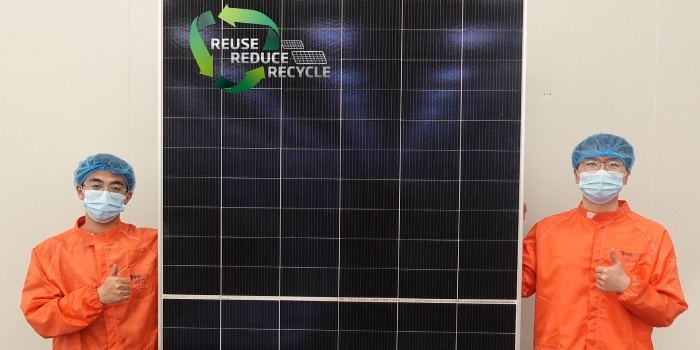 Firma Trinasolar pokazała moduł PV stworzony w 100 proc. z recyklingu