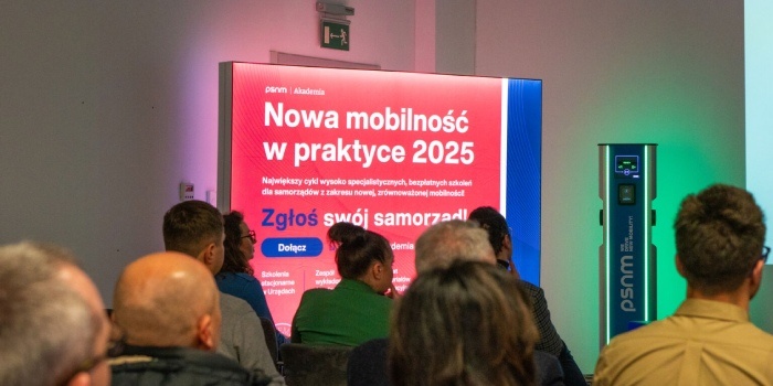Bezpłatne szkolenia z elektromobilności dla samorządowców