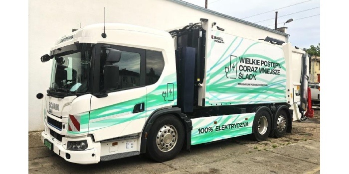 Na ulicach Sopotu pojawiła się elektryczna śmieciarka