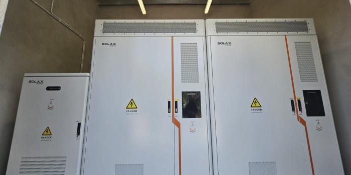 Pierwsza w Polsce instalacja bezprzerwowego zasilania 0 ms od SolaX Power. Przełomowe wdrożenie w Augustowie