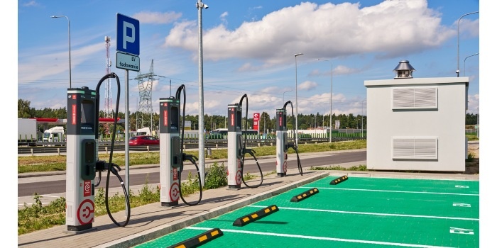 ORLEN uruchomił pierwszą w Polsce publiczną stację ładowania ciężarówek w technologii MCS