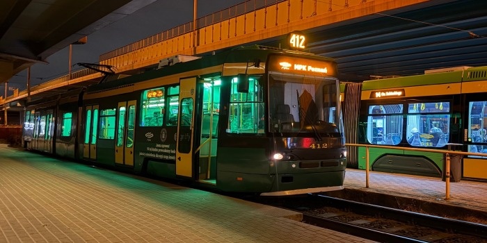 Naukowcy z Poznania badają wpływ oświetlenia na pasażerów tramwaju