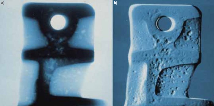 Radiograficzne obrazy odlewu uzyskane w systemie radioskopii firmy YXLON International GmbH: a) obraz nieprzetworzony (&bdquo;surowy&rdquo;), b) obraz przetworzony. Na podstawie materiał&oacute;w i za zgodą firmy YXLON International GmbH [10]