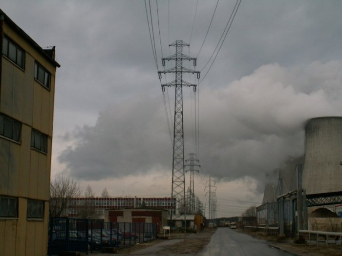 Fot. 1. Słup nr 8 linii 110 kV kolidujący z linią blokową 400 kV