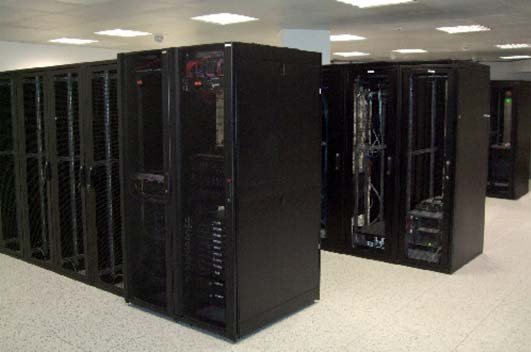 Pomieszczenie serwerowe w data center dhosting.pl