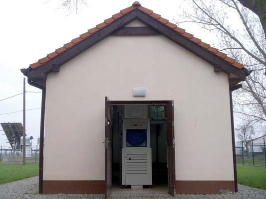 Fot. 2. Mikroturbina Capstone C30 na stanowisku badawczym w Ośrodku w Ostoi