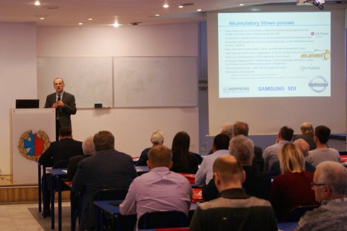 IV konferencja szkoleniowa "Zespoły prądotwórcze i zasilacze UPS w układach zasilania budynków w energię elektryczną" - 30 listopada 2017 r., Szkoła Główna Służby Pożarniczej w Warszawie.