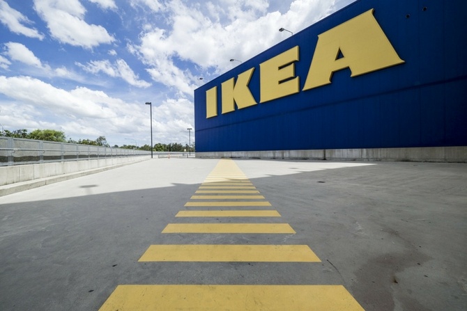 Ikea w Niemczech sprzedaje panele fotowoltaiczne do montażu na balkonie. Fot. Ikea