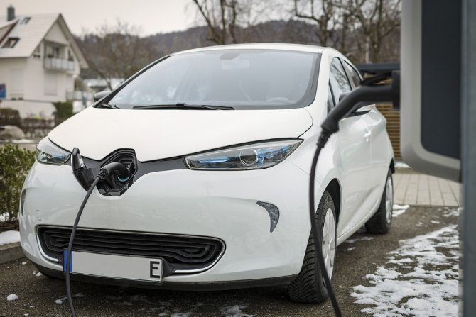 Kiedy cena samochodów elektrycznych będzie taka jak spalinowych?
