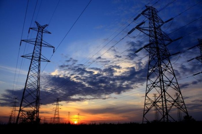 Wzajemne sytuowanie sieci elektroenergetycznych i niekt&oacute;rych budowli