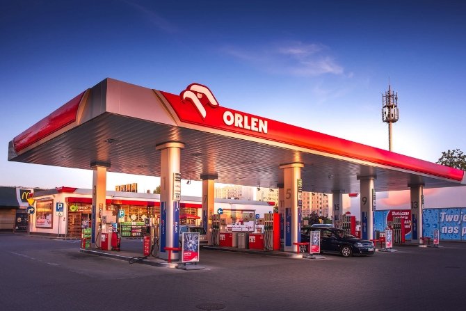 Projekt dostaw stacji szybkiego ładowania na ORLEN-ie
Fot. ABB