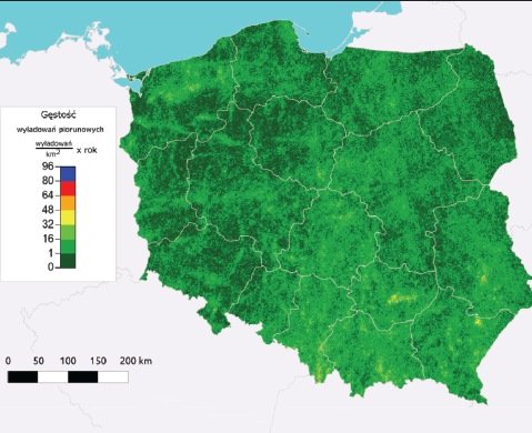 Rys. 1.  Roczna gęstość wyładowań piorunowych w Polsce w 2010 roku [4]
