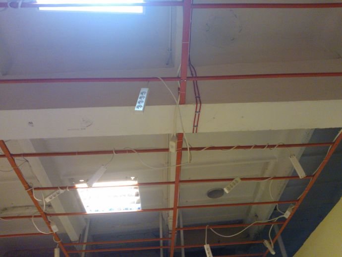 prowadzenie instalacji na suficie wp 003410 2