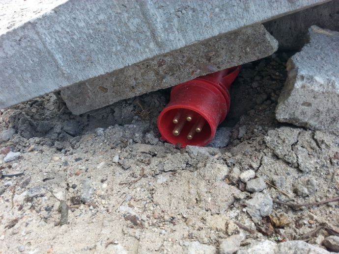 przyczajony kabel ukryty prad 2 2
