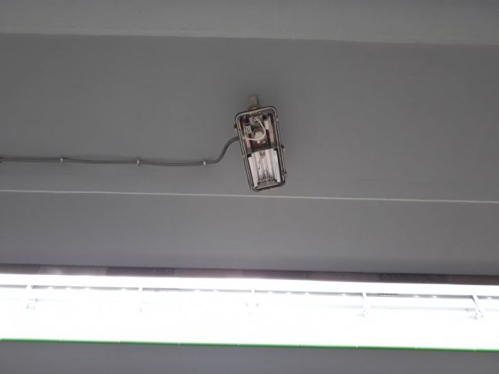 zniszczone lampy 0825 161739 2