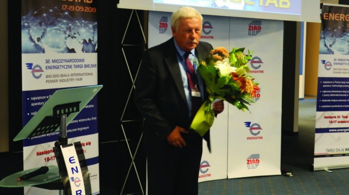 Janusz Kisiel, wieloletni prezes ZIAD Bielsko-Biała, organizatora targów ENERGETAB, został uhonorowany przez Ministra Energii Odznaką Zasłużony dla Energetyki