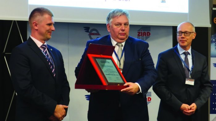 Wyróżnienie Honorowe 32. Międzynarodowych Energetycznych Targów Bielskich ENERGETAB 2019: za produkt: Seria ORANGE – narzędzia akumulatorowe do pracy pod napięciem do 1 kV odebrała firma: KLAUKE Polska Sp. z o.o.