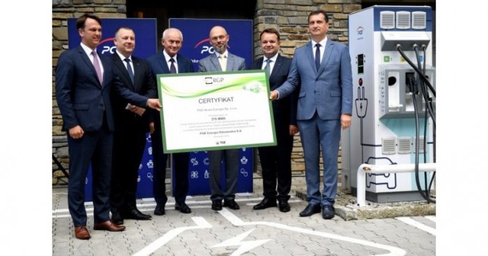 Podpisanie umowy pomiędzy PGE Nowa Energia a PGE Energia Odnawialna w celu zasilania stacji ładowania energią z OZE