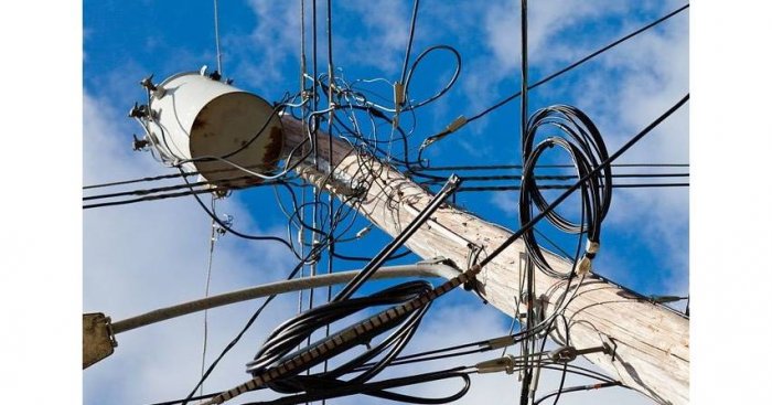Niestety, elektryczne niechlujstwo jest bardzo powszechne...
pixabay.com