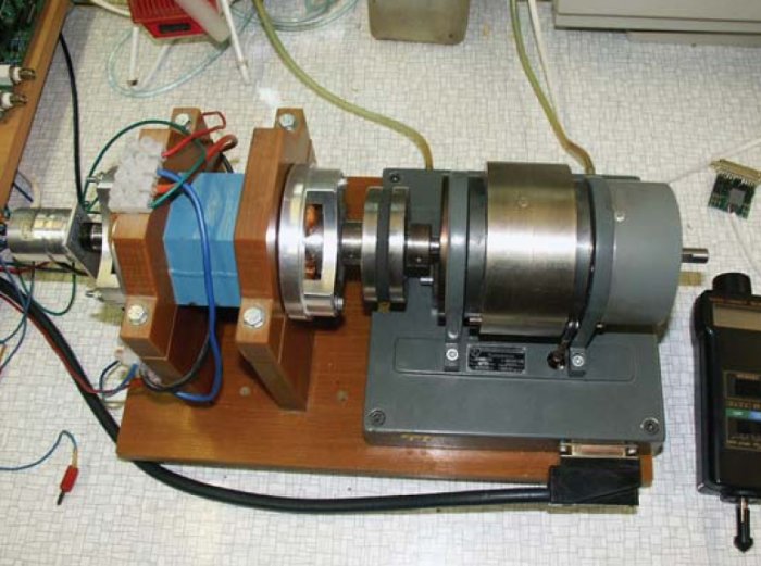 fot 1 srm z hamownica uzyte w badaniach 1