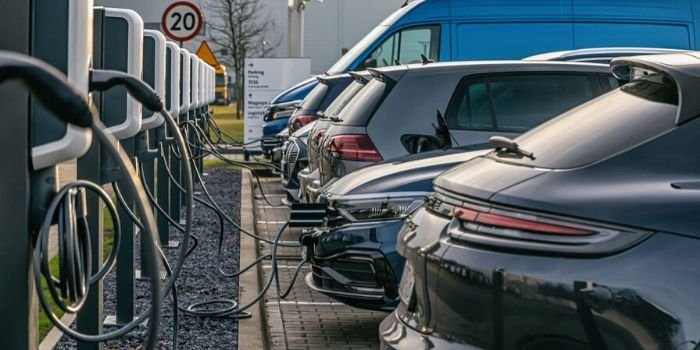 PGE Nowa Energia i sieć dealerska Volkswagen zainstaluje do 300 nowych punkt&oacute;w ładowania aut elektrycznych, fot. PGE