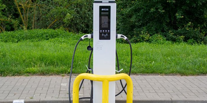 Ładowarka do samochod&oacute;w EV w Ciechanowie, fot. ciechanowinaczej.pl